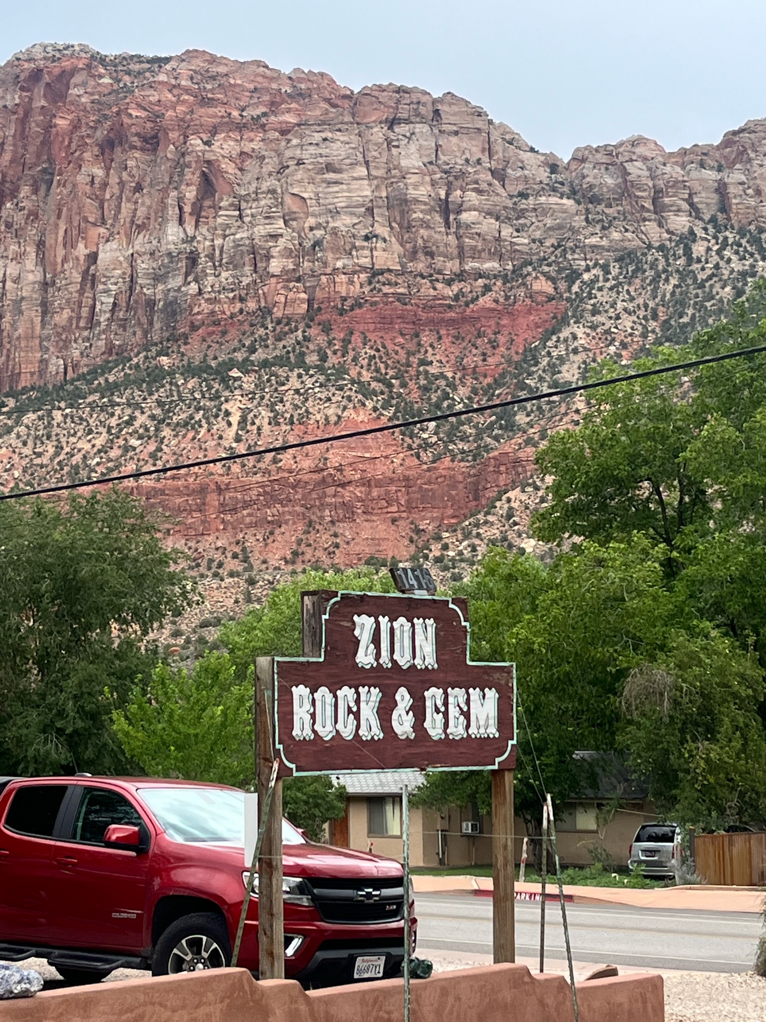 Zion rock and gem store sign